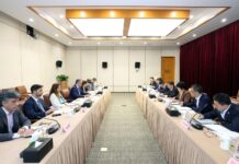 Brasil e China estudam ampliar voos diretos e cooperação na aviação Autoridades do Brasil e da China reunidas em Pequim para discutir aviação civil e voos diretos