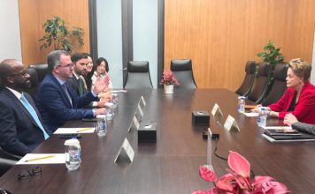 Banco do Brics entra no radar de novos projetos de portos e aeroportos do Brasil Autoridades brasileiras e representantes do Novo Banco de Desenvolvimento reunidos em Xangai