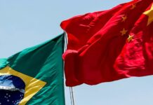 Invest RS abre representação na China e mira capital para tecnologia, energia e agronegócio Bandeiras do Brasil e da China; foto de arquivo da Agência Brasil, republicada por Brasil 247