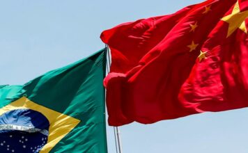 Invest RS abre representação na China e mira capital para tecnologia, energia e agronegócio Bandeiras do Brasil e da China; foto de arquivo da Agência Brasil, republicada por Brasil 247