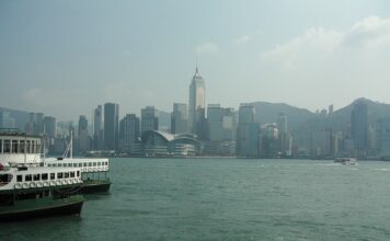 Hong Kong adota primeiro plano quinquenal e amplia aposta em tecnologia, finanças e logística