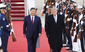 Xi Jinping chega aos EUA e defende cooperação com Washington